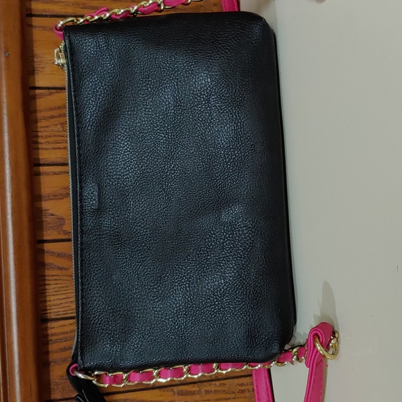 Betsey Johnson Dreamworks Trolls 2 in 1 Crossbody Bag - Picture 8 of 17